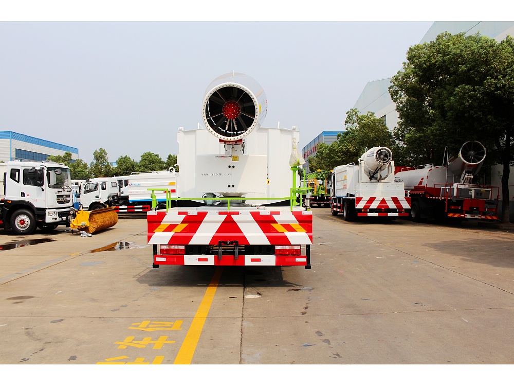 東風(fēng)華神T5噴霧霧炮車(chē)國(guó)六10立方/50-100米霧炮