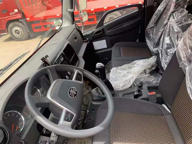 國(guó)六解放大王駕到單橋平板運(yùn)輸車