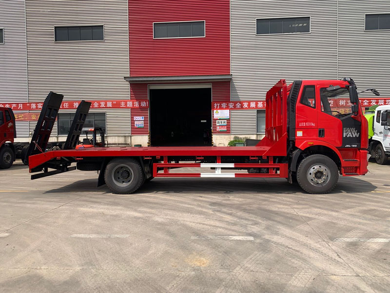 解放J6L國(guó)六平板車(chē)