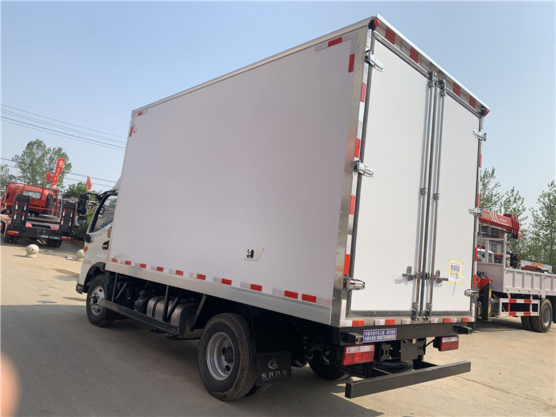 國(guó)六 江淮駿鈴V6,4.2米藍(lán)牌冷藏車(chē)