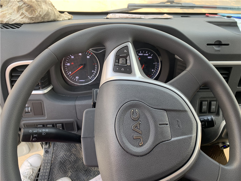 國(guó)六 江淮駿鈴V6,4.2米藍(lán)牌冷藏車(chē)