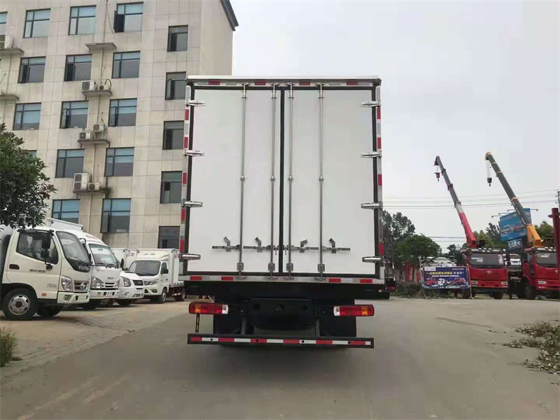 國六 福田歐航7.6米高頂雙臥冷藏車