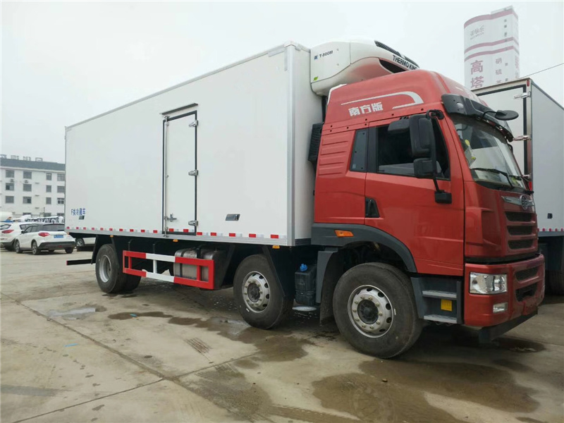 解放捍V小三軸冷藏車